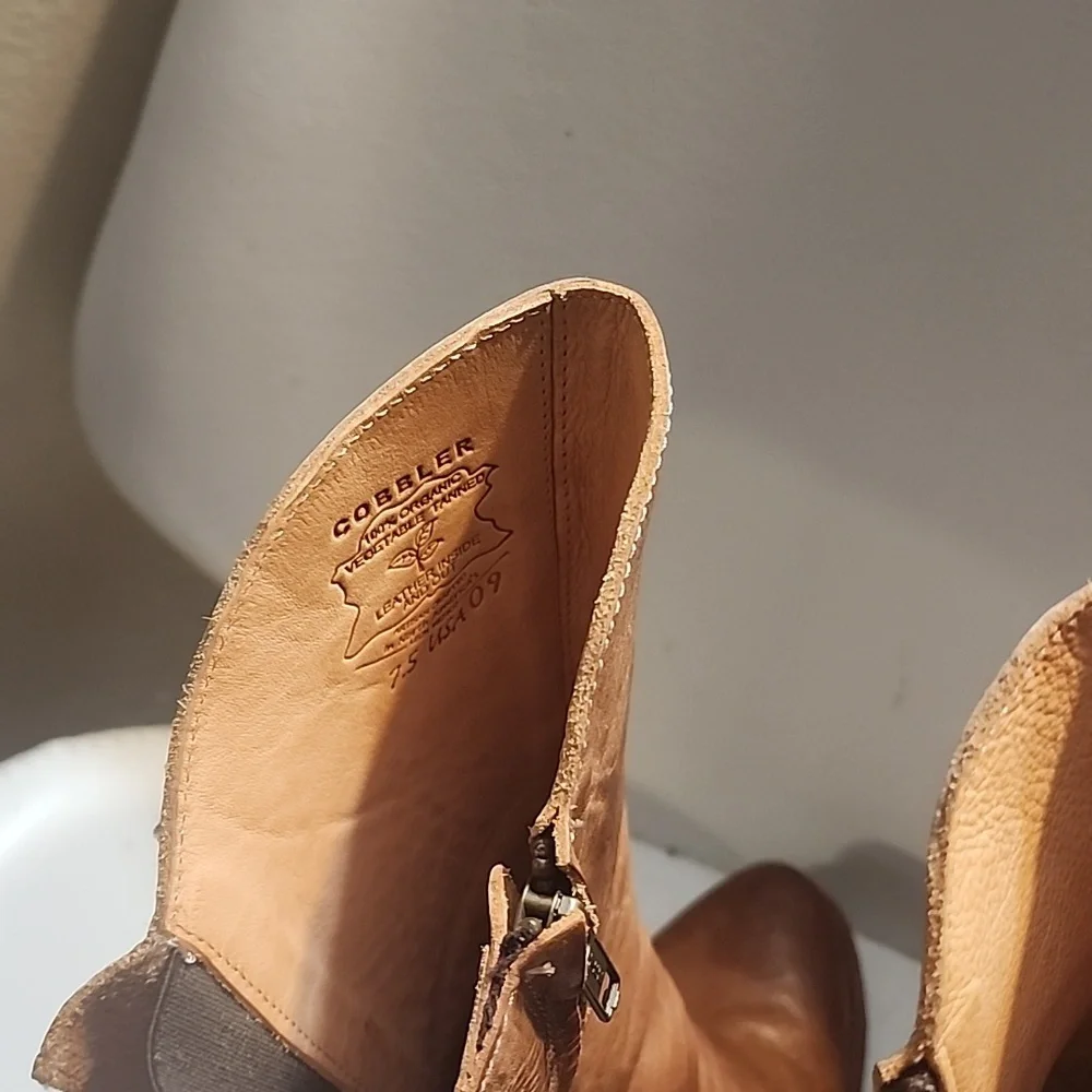 Boots - Picture 5 of 12